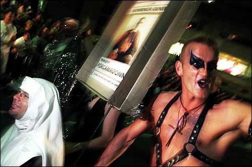 Mardi Gras Parade 2 March 2002