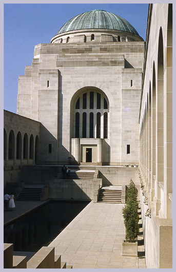 THE AUSTRALIAN WAR MEMORIAL 4