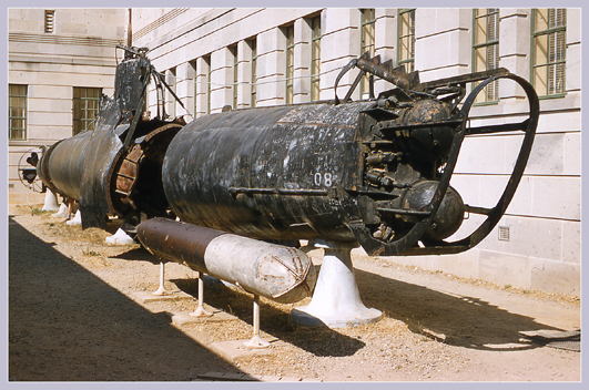 MIDGET JAPANESE SUBMARINE